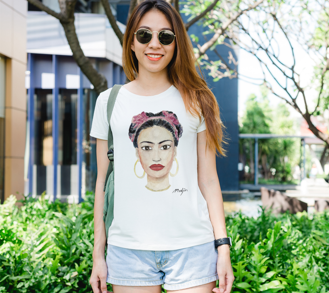 Freeda, Tee-shirt