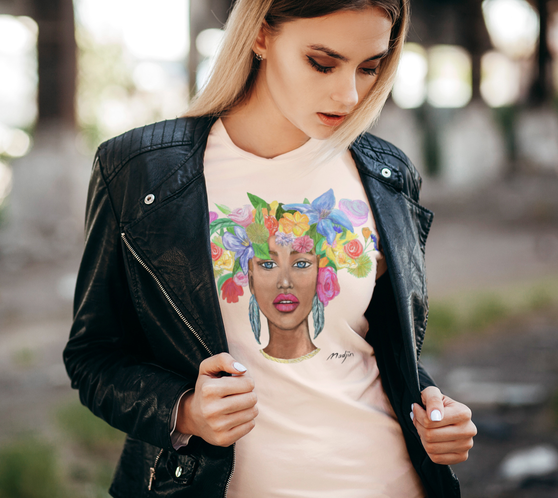 Femme plume au collier, Tee-shirt